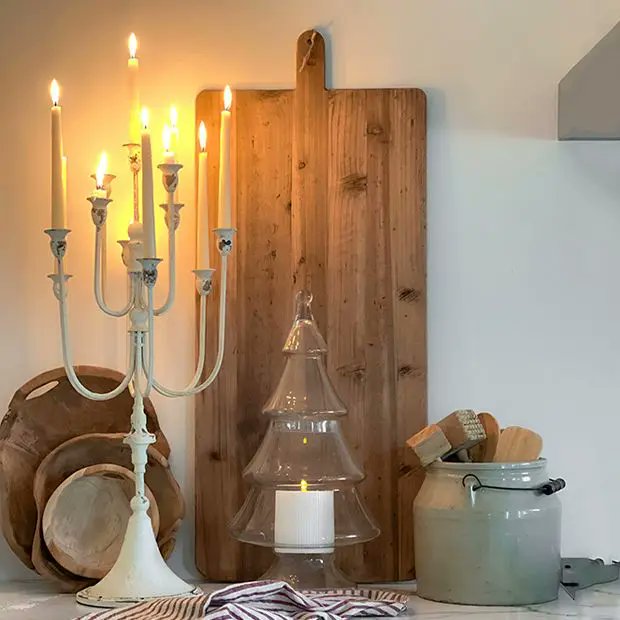 DealsAndMore5's tweet image. 🕯️ Illuminate Elegance! Add a touch of classic charm to your table with the Provincial Iron Tabletop Candelabra. Perfect for creating a warm, inviting atmosphere. #HomeDecor #ElegantLighting #Candelabra #affiliate 

mavely.app.link/e/aOQFJfgQgGb