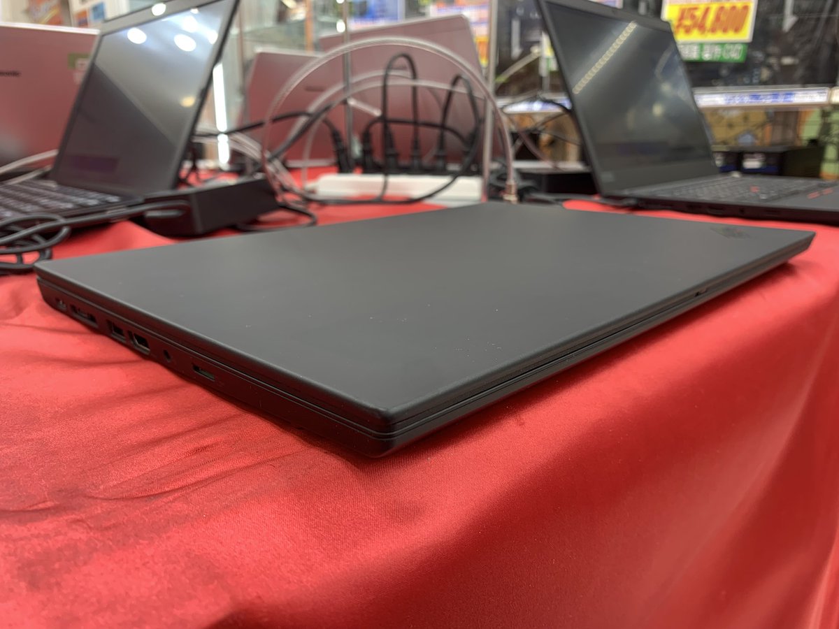 PCcomfullAKB4's tweet photo. 今週の秋葉原4号店限定セール!
①【ThinkPad T490】
2019年発売の14インチモバイル!抜群の処理性能に、うれしいメモリ16GB入り💕
さらに、IPSのFullHD液晶搭載✨豊富なインターフェースにスマートなType-C充電🔋
メモリ増設まで出来る、欲しいが詰まった1台☝️
10台限定!
#Lenovo #ThinkPad #T490 https://t.co/M0i4HW5ZdL
