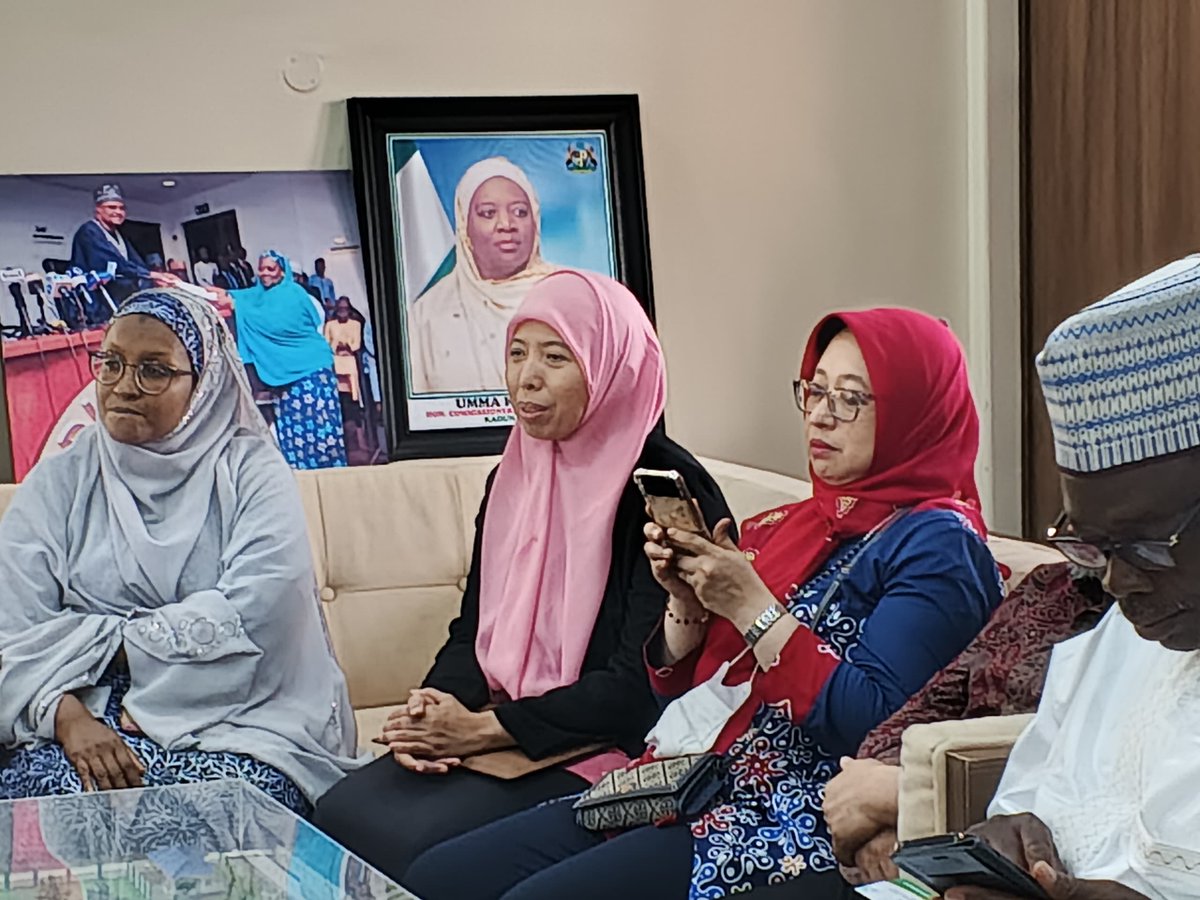 KadunaMOH's tweet photo. The Honorable Commissioner of Health, @UmmaKAhmed  hosted  Professor Ari Fahrial Syam, Dean of the faculty of medicine of the University of Indonesia, along with his team of skilled Medical practitioners and researchers in the field of stem cells research and its (1/6) https://t.co/WBqiB93RuK