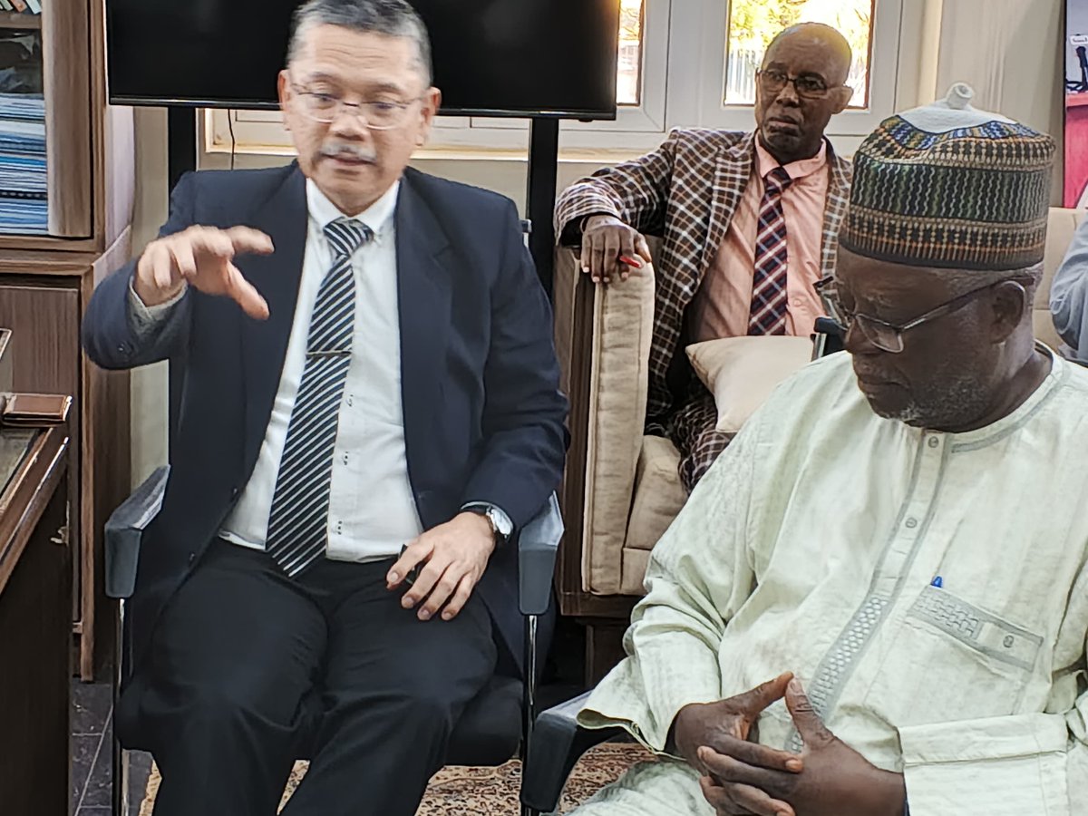 KadunaMOH's tweet photo. The Honorable Commissioner of Health, @UmmaKAhmed  hosted  Professor Ari Fahrial Syam, Dean of the faculty of medicine of the University of Indonesia, along with his team of skilled Medical practitioners and researchers in the field of stem cells research and its (1/6) https://t.co/WBqiB93RuK