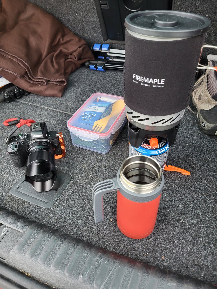 Essential winter railway photography equipment!! #coffee #jetboil #gasstove
