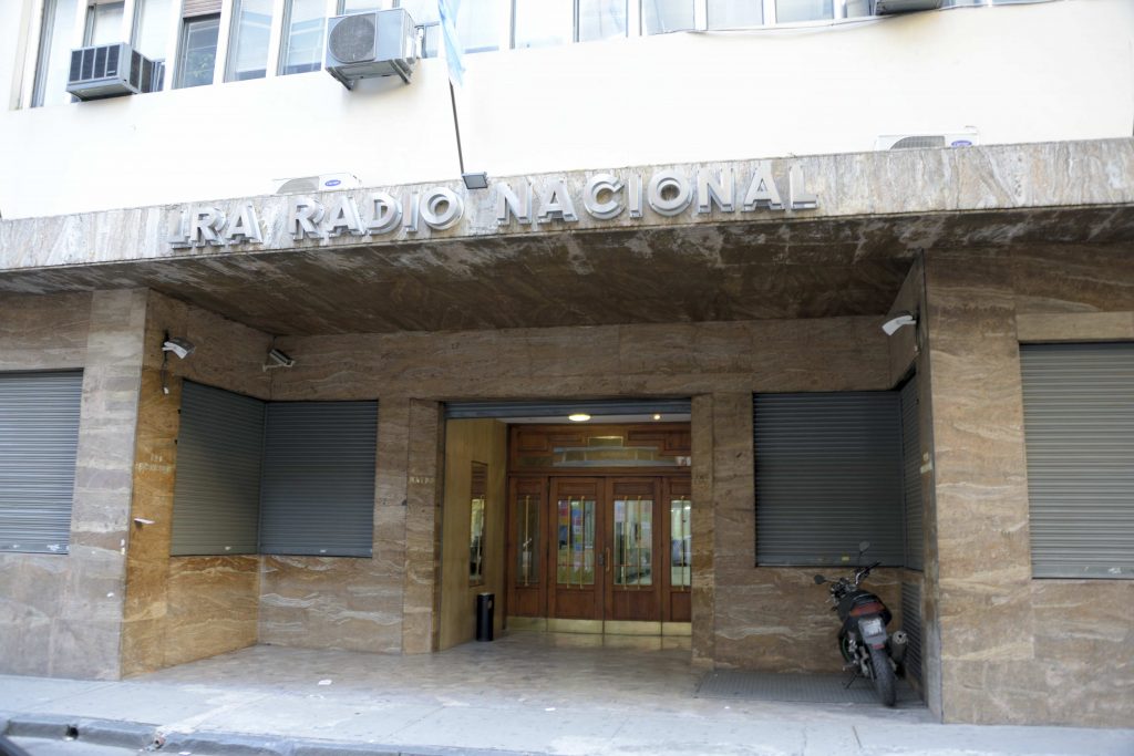 AAAJ00068631's tweet photo. #Fatpren presentó un amparo contra el #DNU y en defensa de los #MediosPúblicos.
Solicitó que #Télam, #RadioNacional y #TVPública sean preservadas como sociedades del Estado, “en defensa de la soberanía informativa”
#LeyOmnibus
#Despidos
#Privatizaciones
https://t.co/UJrPqh1xxH https://t.co/JE9zT1m6CS