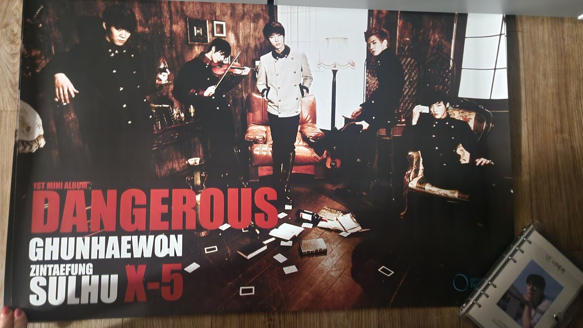 _sonwoohyeon7's tweet photo. 소소한 알티 이벤트 왔습니다
엑파 포스터 남은거 다 파내왔어요
(판매자가 엑파 갑자기 뭔일 있냐고 궁금해했음🤣
🐶 소누랑 공범
🐶 국내배송 택비 무료
🐶 소누 버블 라방 오는 날 당발할께요
갖고 있는 지관통이 3개 뿐이라 이번엔 세분만 모시겠습니다
가지러 오시면 2장 드려요‼️ https://t.co/Wa8SsVMyRL