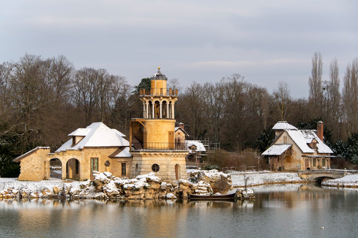 CVersailles's tweet photo. 🇫🇷 Le Hameau de la Reine sous la neige 
🌍 The Queen’s hamlet under the snow https://t.co/MycOL6EpIt