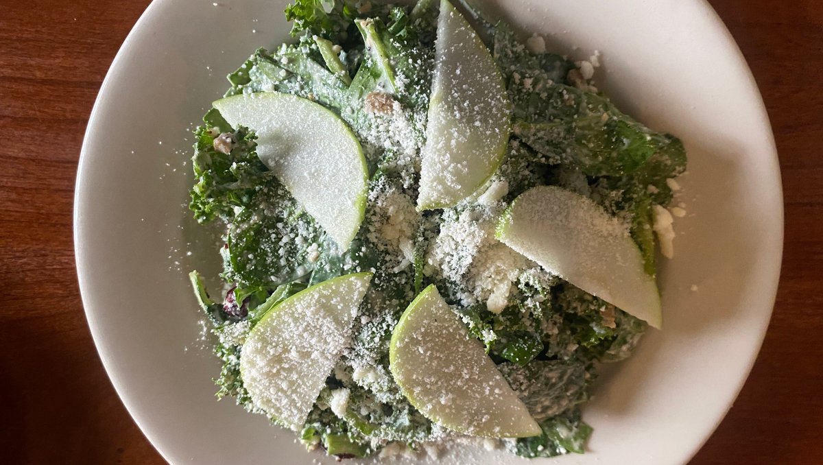 shakervillageky's tweet photo. There are two kinds of people that exist in the early weeks of January - kale people and burger people. We won't judge either way.
Dine with us Wednesday-Sunday at The Trustees' Table: https://t.co/KiCseXsdgE
#ShakerVillage #TrusteesTable #resolutions #brokenresolutions https://t.co/aEOtji2AlX