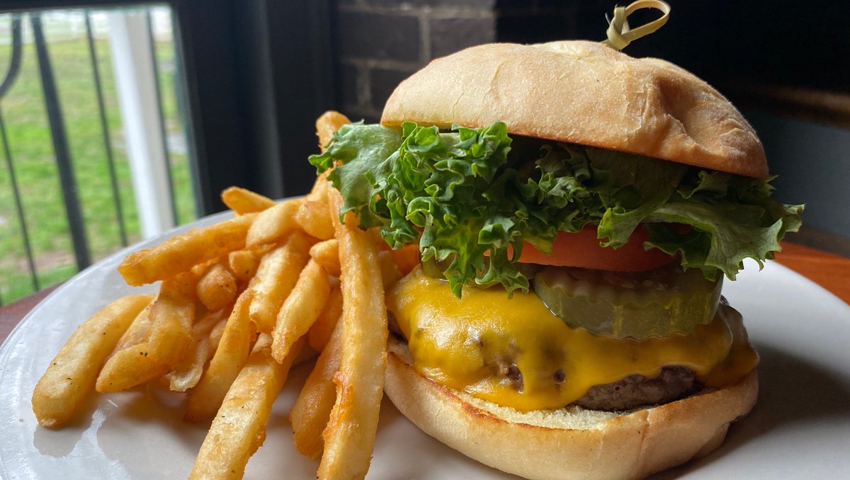 shakervillageky's tweet photo. There are two kinds of people that exist in the early weeks of January - kale people and burger people. We won't judge either way.
Dine with us Wednesday-Sunday at The Trustees' Table: https://t.co/KiCseXsdgE
#ShakerVillage #TrusteesTable #resolutions #brokenresolutions https://t.co/aEOtji2AlX
