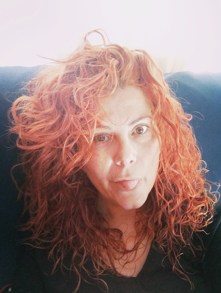 avazas3's tweet photo. Para #juevesdeseduxxxión tener fiesta hoy y hacer una olla de caldo y volver a mis pelos de tururuuuu.
#ModoMaruja
#AmiRollo
#SinMaquillar
#natural

Buenos días! 😘 https://t.co/0XysAlWne8