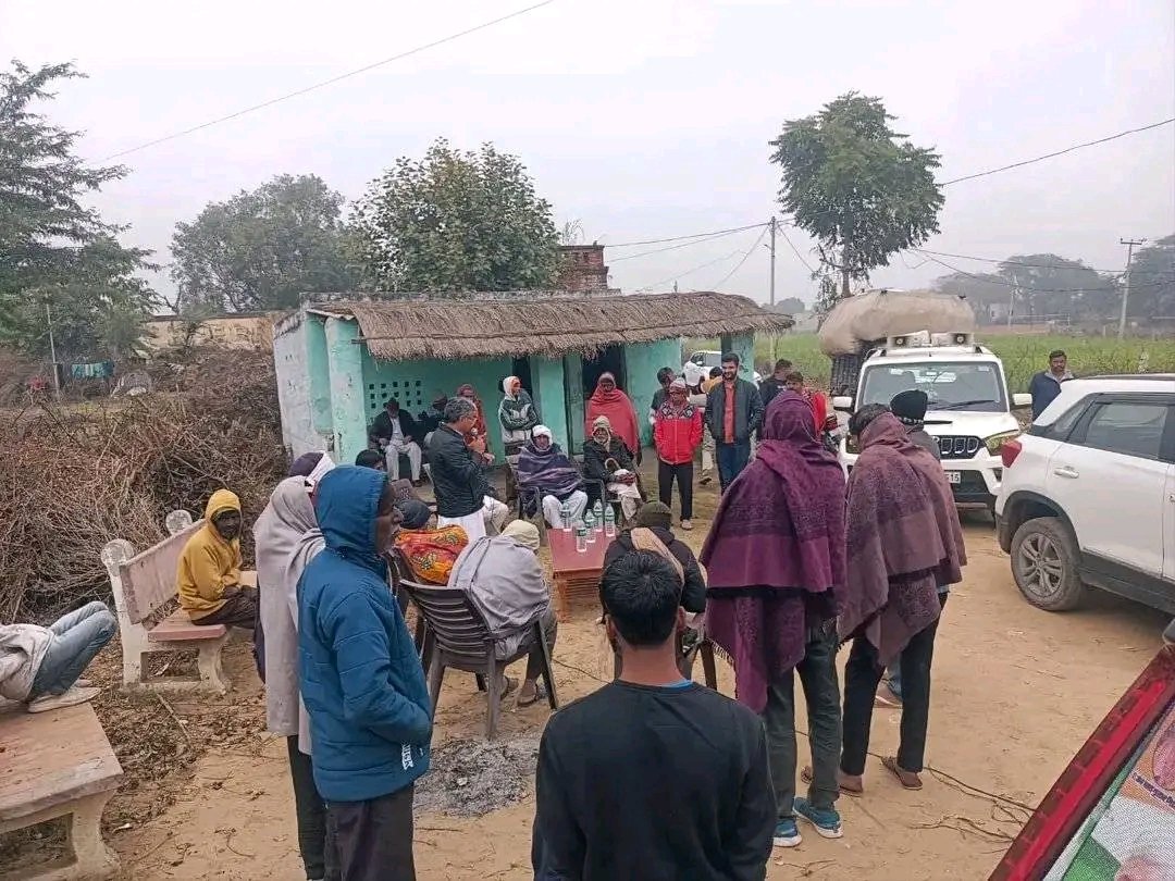 Sameer_Loharu's tweet photo. 30.12.2023 को खण्ड लोहारू के गाँव ढाणी श्यामा, ढाणी रहीमपुर, सुखदेव सिंह का बास, जगरामबास, हाजमपुर, फार्टिया ताल आदि में कांग्रेस पार्टी की जन हितैषी नीतियों के बारे में बताया तथा कांग्रेस पार्टी के समर्थन में वोट देने की अपील भी की। https://t.co/tEbCGvWtbw