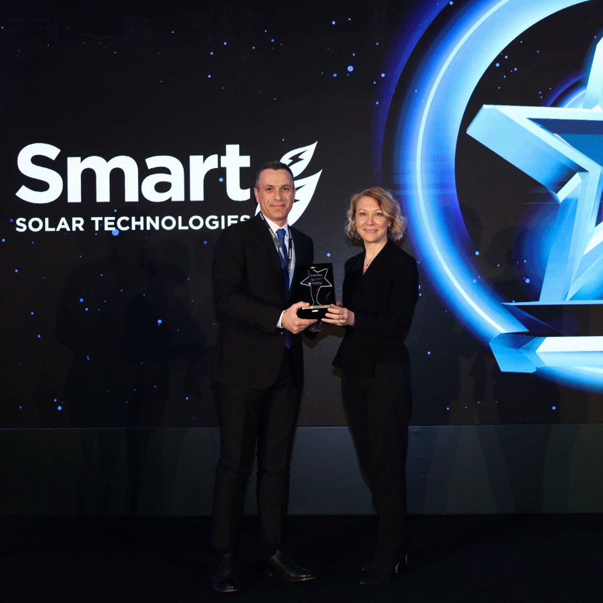 smartgunes's tweet photo. 3. Kez🌟 
Smart Güneş Teknolojileri, Deloitte Technology Fast 50 Türkiye 2023 programında üst üste 3. kez Big Star Awards'a layık görüldü. 
Bu başarıyı bizimle paylaşan herkese teşekkür ederiz. 🤝

#SmartGüneşTeknolojileri #SmartSolarTechnologies #SmartSolar #YüzümüzüGüneşeDöndük #smrtg #YüzyılınGüneşi #WeAreSmart