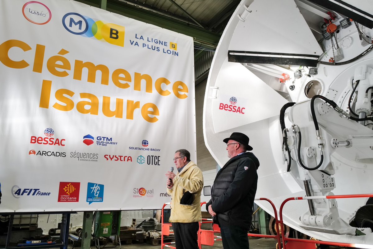 tisseo_officiel's tweet photo. 🚧/Connexion Ligne B
Rencontre avec le #tunnelier Clémence Isaure🚇
Jeudi 11/01, @jmlattes, Président de Tisséo Collectivités et Tisséo Ingénierie, a rendu visite au tunnelier Clémence Isaure à l'usine #BESSAC à St-Jory. Il prendra bientôt la route vers le #chantier à Ramonville. https://t.co/gOASMKIUty