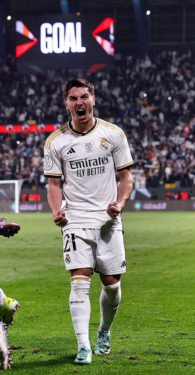 DonShelby_'s tweet photo. Estos cuatro tíos han conseguido que esté deseando que llegue el próximo partido del Madrid.

Algo que no me sucedía desde que se fue Cristiano Ronaldo aka la Cabra. https://t.co/d8mUdrHaCJ
