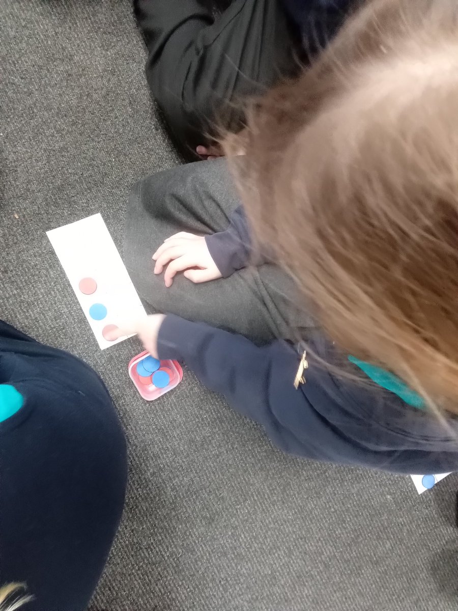 BoughtonHeath's tweet photo. Reception are using 10 frames today #numeracy #10frame #differentwaystomake? https://t.co/TzCsKDdQsh