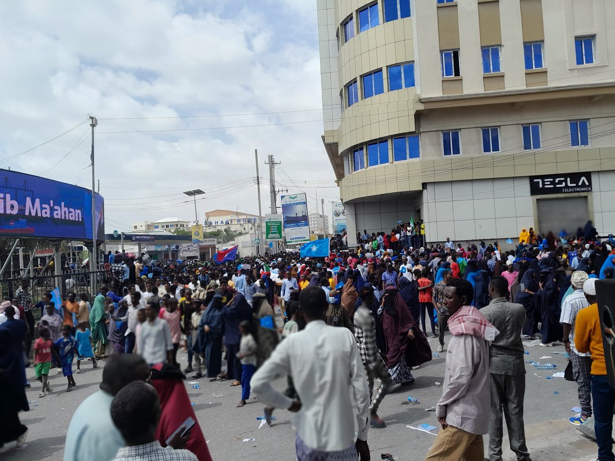 Dharaar iyo Habeyn dhiig baan u daadineyaa, Marmarsiyo iyo Bihinbiho been ah iyo Baahi ayaan uqabnaa bad🌊 inaan helno waan ka diidnay Ethiopia!.

#Somalia 
#Ethiopia