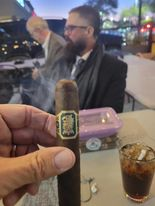 Last evening I was blessed to be invited to a herf and smoked this wonderful Undercrown Maduro many thanks to @Bird4LIFE17 Thank you TR! It was a joy to get to spend some time with @RebelChefJay who made a long drive to attend.