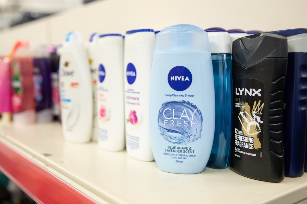 WoodSt_Mission's tweet photo. As well as children's clothing, we also supply essential toiletries, nappies and baby wipes. The cost of living is on the rise and it's important families have the dignity they deserve. That's what our #FamilyBasics project is all about #Manchester #Salford #Poverty https://t.co/9454oRpD9i
