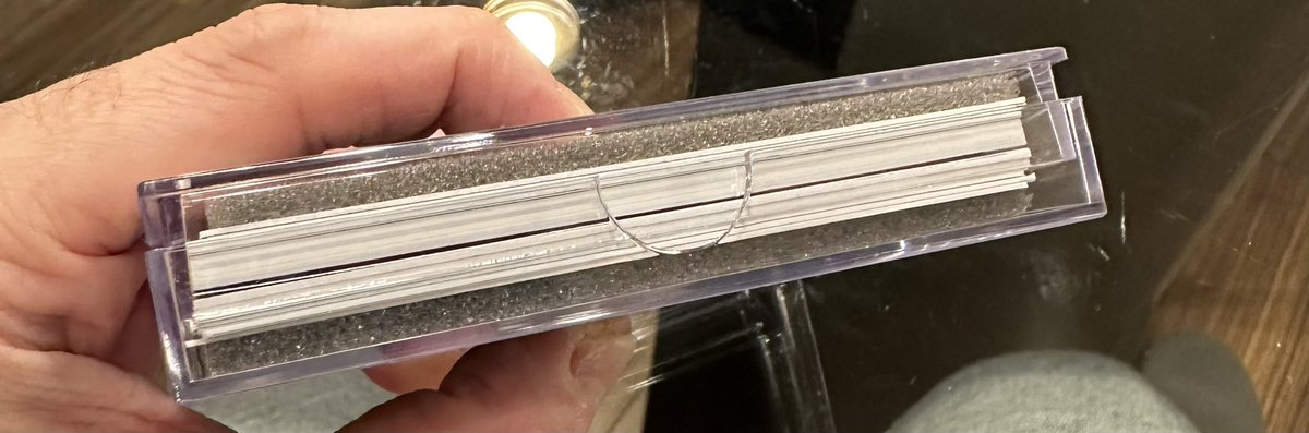 pantaxworld2025's tweet image. 様子のおかしい箱発見！！！🤣
#ToppsWBC