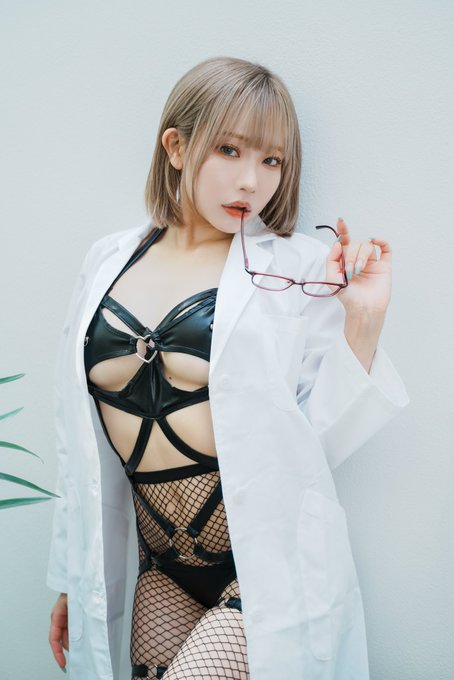 コスプレイヤーりなしぃのTwitter画像27