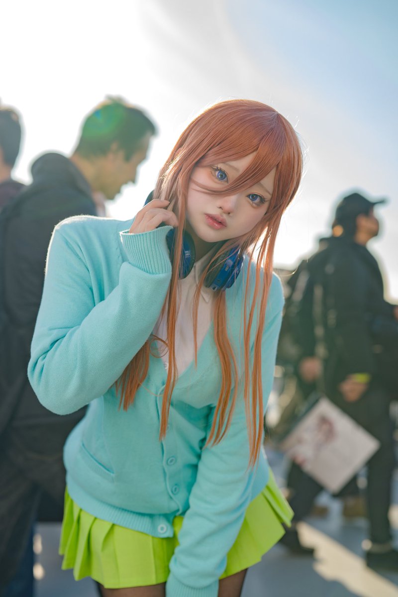 コミケに訪れた中野家の三女のコスプレ

#C103 #C103_cos