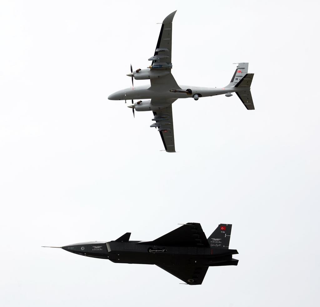 ANASavunma's tweet photo. Defense News:

"2026'da Türkiye'nin savunma ihracatı 20 milyar dolara ulaşabilir." https://t.co/JrhlYgWJmB