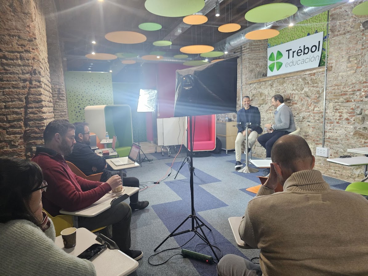 eimlearning (@eimlearning) on Twitter photo ☕ CaféPRO ☕
Hoy ha comenzado en las oficinas de Trébol Educación 'CaféPRO', un encuentro entre <a href="/juaneimtech/">Juan Guerrero</a> y <a href="/EMILIOTORRESEDU/">Emilio Torres</a> .
Hablamos sobre la experiencia de Emilio como Director del Colegio de Salesianos de La Orotava y su cargo como Director Pedagógico de <a href="/Progrentis/">Progrentis</a>. ☕ CaféPRO ☕
Hoy ha comenzado en las oficinas de Trébol Educación 'CaféPRO', un encuentro entre <a href="/juaneimtech/">Juan Guerrero</a> y <a href="/EMILIOTORRESEDU/">Emilio Torres</a> .
Hablamos sobre la experiencia de Emilio como Director del Colegio de Salesianos de La Orotava y su cargo como Director Pedagógico de <a href="/Progrentis/">Progrentis</a>.