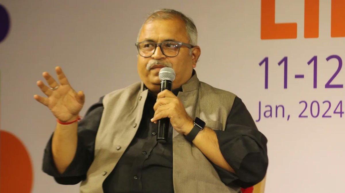 Student Lit Fest tweet media