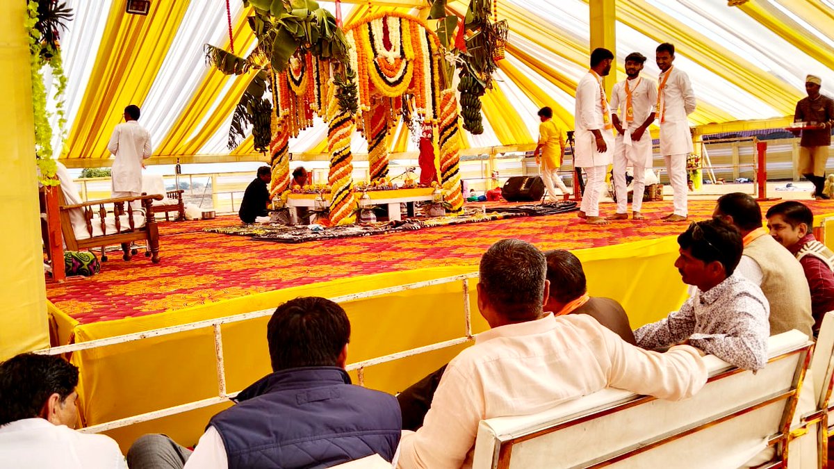 BJPKiritsinh's tweet photo. આજ રોજ ધંધુકા તાલુકાના અવધપુરી મુકામ ખસ્તા ખાતે આયોજિત પાવનકારી શ્રી રામાર્ચન મહાયજ્ઞ પૂજામાં હાજરી આપી ધન્યતા અનુભવી. આ પાવન, ધાર્મિક અને મંગલકારી અવસર નું આયોજન કરવા બદલ શ્રી સુરજીતસિંહ ગોહિલને શુભેચ્છા.
#BJP #kiritsinhdabhi #mladholka https://t.co/Rl2BSFvbzo
