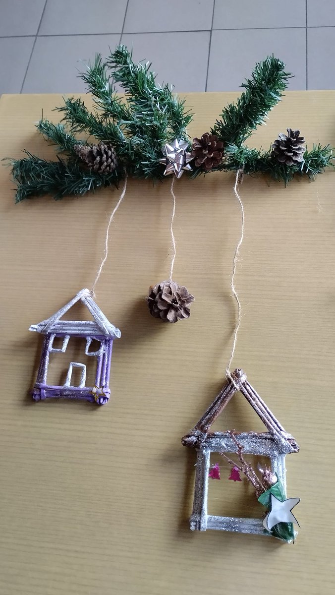 ObrazovanjeOrg's tweet photo. 🎀🎄✨Za novogodišnji vašar i dodelu paketića učiteljice iz #NARNSobrazovanje Gradskog kluba roditelja i nastavnika #Sutjeska pripremile su za najmlađe novogodišnje ikebane, ukrase, čestitke i poklončiće...

A kako ste vi proveli praznike? https://t.co/3w3RyzPVLf
