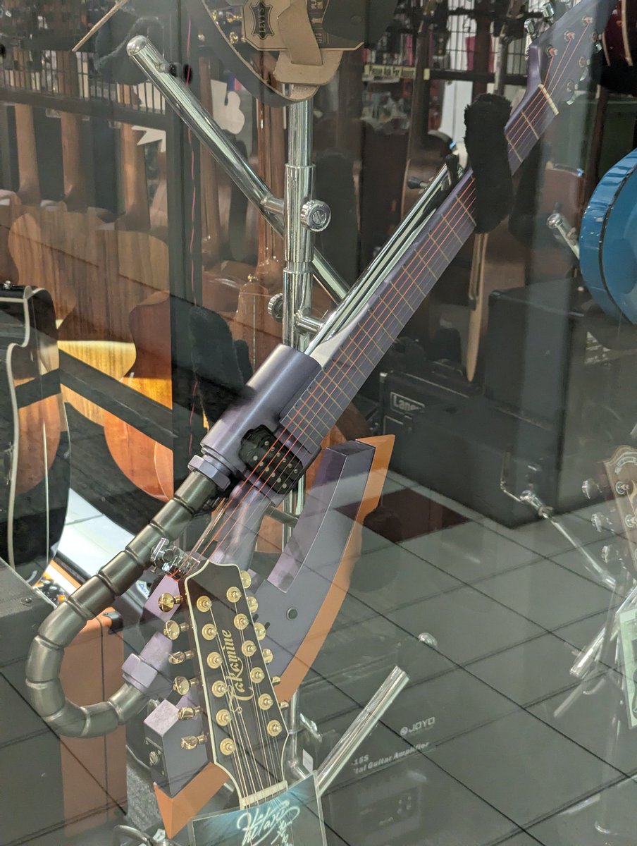 yo wtf Gundam zaku axe guitar we meet again