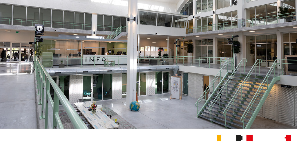 Het kantoor van Dudok Wonen in de Melkfabriek is vanmiddag vanaf 16:00 uur gesloten. Vanaf morgen kun je ons weer bezoeken. Ook zijn we dan weer telefonisch bereikbaar tussen 09:00 en 13:00 uur via 035 - 646 16 00. 

#DudokWonen