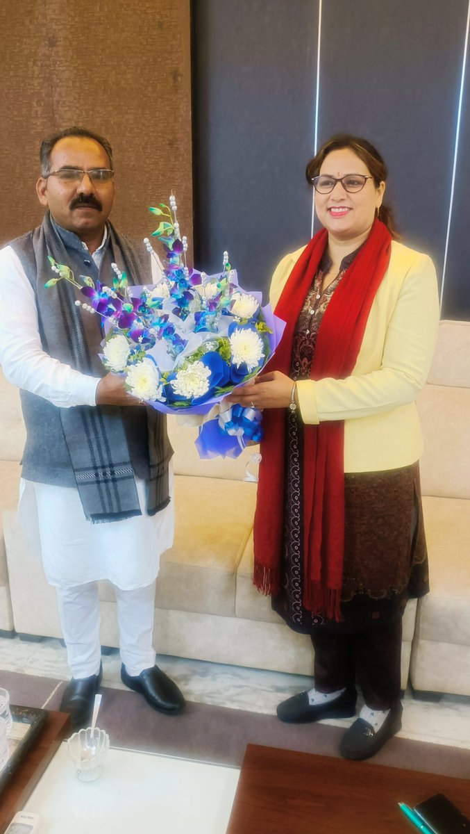 प्रदेश उपाध्यक्ष भारतीय जनता पार्टी व विधान परिषद सदस्य एवं पूर्व सांसद बड़े भाई श्री सत्यपाल सिंह सैनी जी से शिष्टाचार भेंट हुई।💐💐
m.facebook.com/story.php?stor…