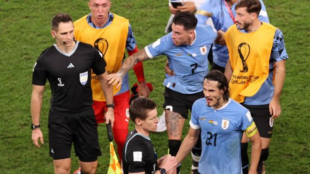 #ReporteX

La FIFA sancionó por $35 mil a Uruguay por los partidos con Colombia, Brasil y Argentina en Eliminatorias sudamericanas.  Una de las multas fue por discriminación.  También Uruguay deberá reducir en un 25% la ocupación del Estadio Centenario en el próximo partido
