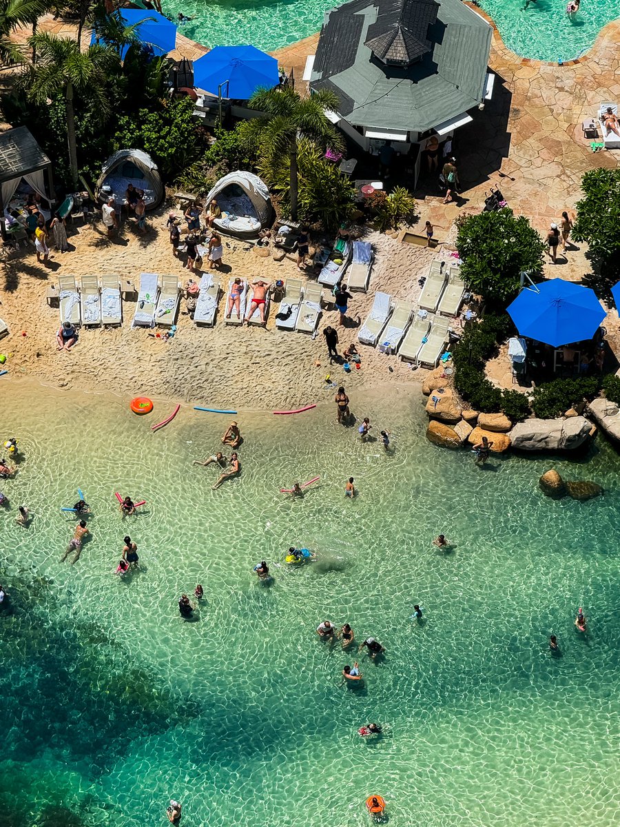 javanng's tweet image. Pool days are the best days, especially when you’re soaking up the Gold Coast sun. 

#PoolsidePerfection #marriottbonvoy #soakupthesun #goldcoast #queensland #australia