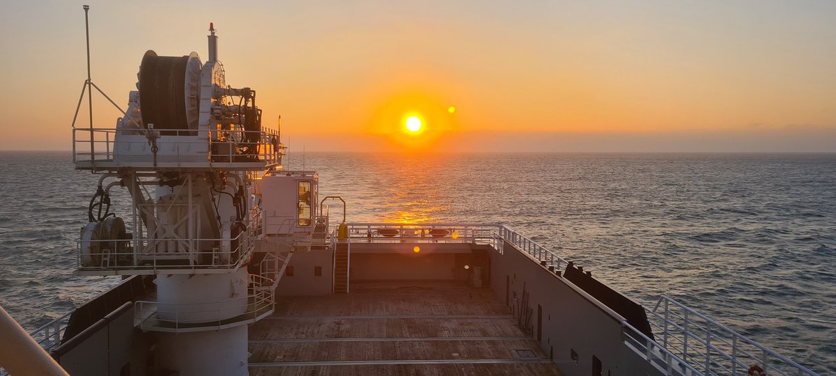 HMS Stirling Castle tweet media