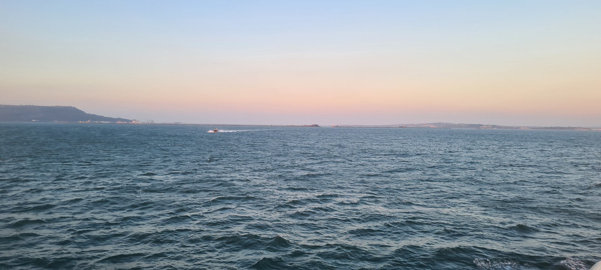 🎆 New Year's Resolutions 🎆
Go to sea ✅️
Successful ISM inspection ✅️
Conduct Compass Swing ✅️
Conduct Sea Acceptence Trails ✅️
Complete SARC
Support RN future Minehunting

So far so good......

#RFA #NewYearNewMe
#CareersAtSea