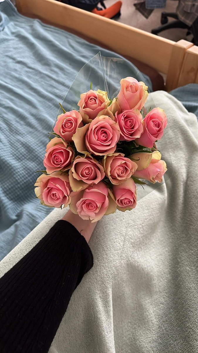 Adina 🦖 tweet media