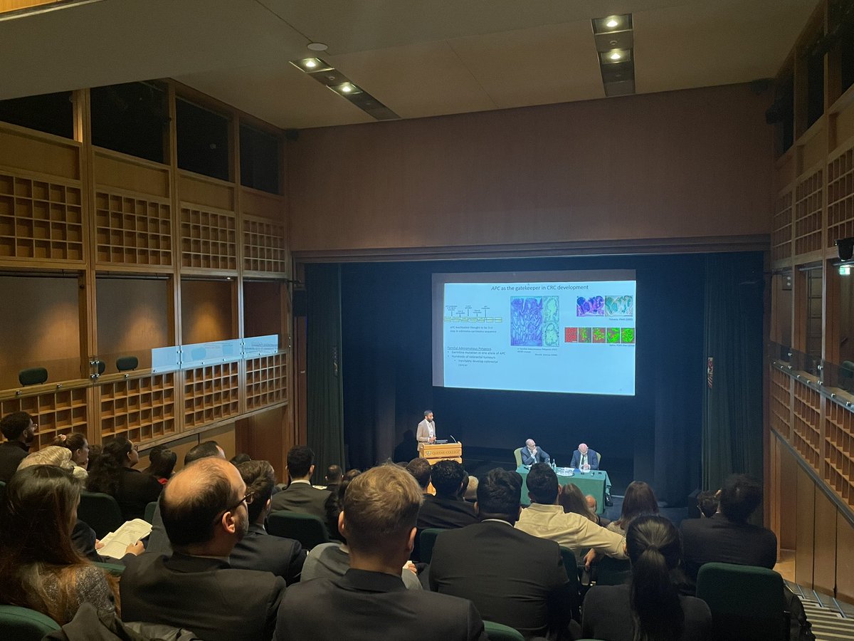 Patey Prize Session chaired by Professor Michael Nicholson and Professor Steve White well underway during the 2024 Annual Meeting! 

Full house in Fitzpatrick Hall of @QueensCam ready for cutting edge presentations #SRS24