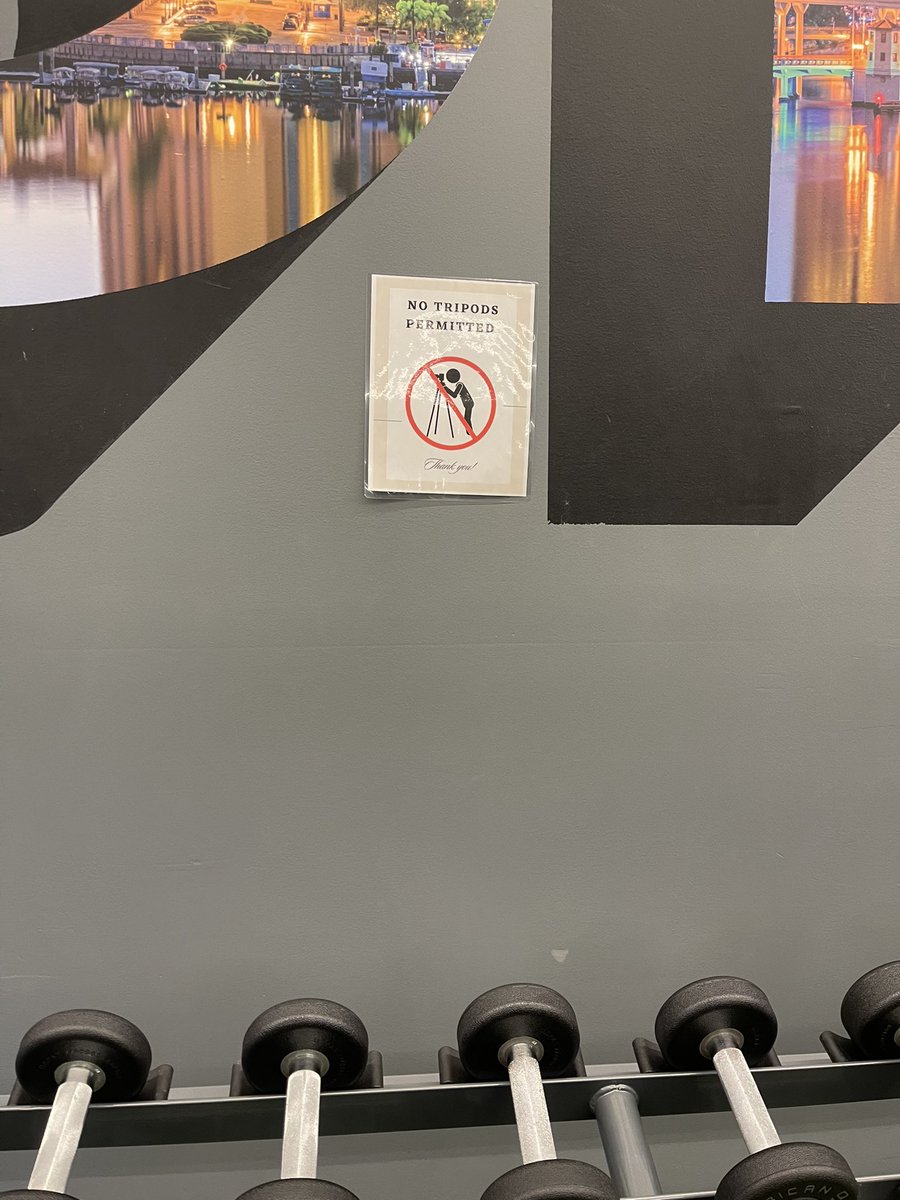 TheWeekndGolfer's tweet photo. Gym is subtly telling me to find another place to workout https://t.co/69CKwxtrsn