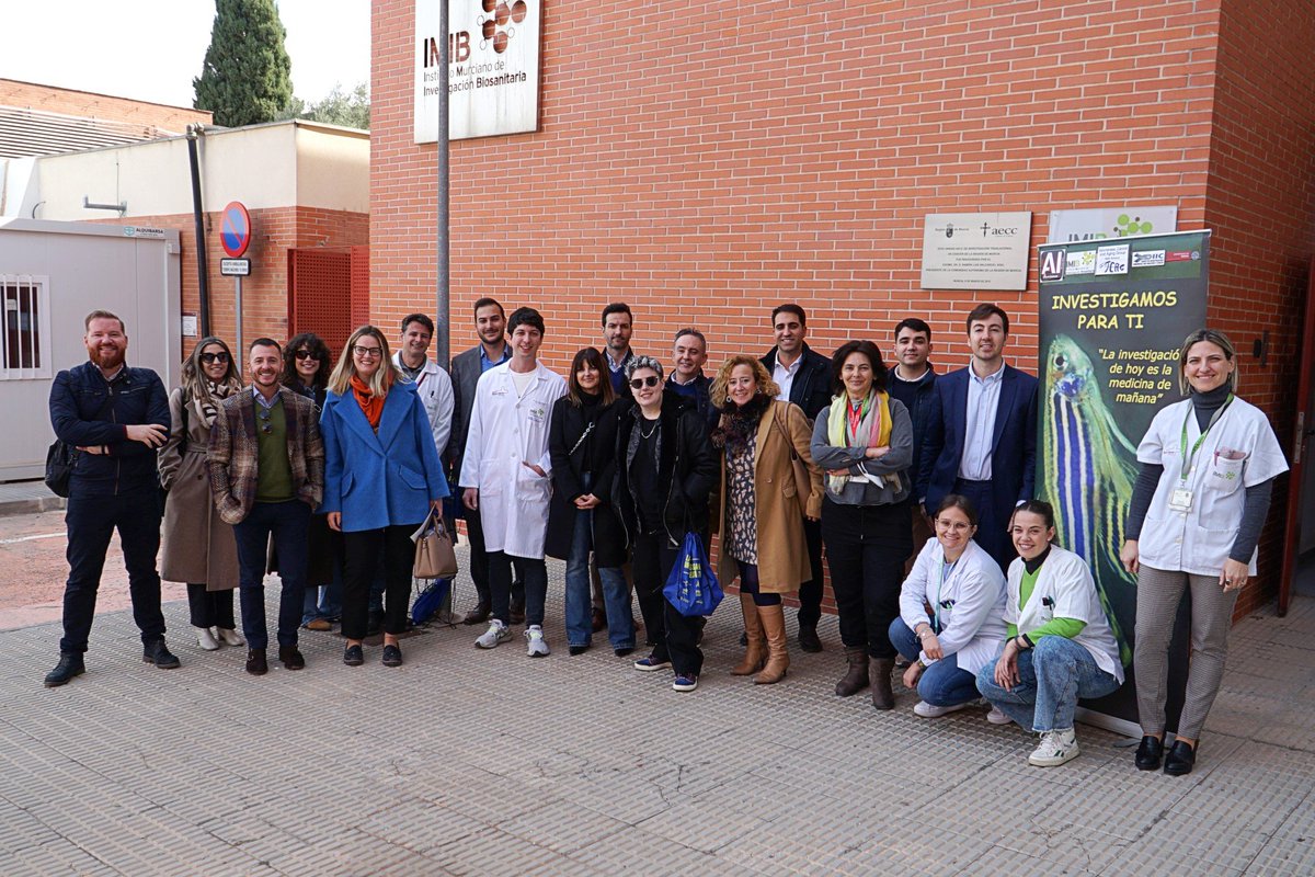 @AJERegionMurcia visitó nuestras instalaciones tras el acto de entrega de los 1200€ recaudados en la Gala #AJESolidaria para la asociación @sonrisaelenita 
@IIC_UMU_IMIB 
@FFIS_CARM 
@IMIB_RMurcia