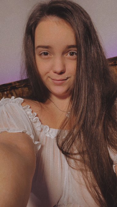 Bald gehts wieder los auf xHamsterLive allerdings wei&szlig; ich noch nicht ob es sich morgen schon ausgeht<a href="/tag/brunette"class="tags"><span>#brunette</span></a><a href="/tag/doggystyle"class="tags"><span>#doggystyle</span></a><a href="/tag/anal"class="tags"><span>#anal</span></a><a href="/tag/pov"class="tags"><span>#pov</span></a><a href="/tag/creampie"class="tags"><span>#creampie</span></a><a href="/tag/amateur"class="tags"><span>#amateur</span></a>