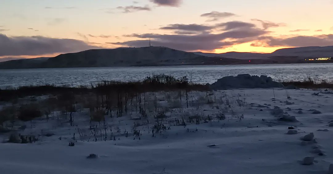 Bjsjer's tweet image. November lys i Vardø 2023.