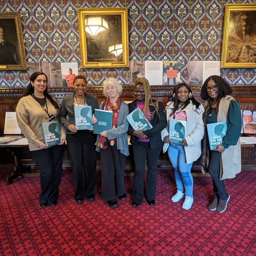 We are grateful to Baroness Ruth Lister for attending our event at @UKParliament yesterday, and for the opportunity to discuss our photographs and book showing the reality of the #NRPF policy. @CoventryCAWR