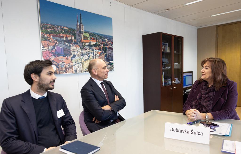 An excellent exchange w/ <a href="/EnricoLetta/">Enrico Letta</a> on the Single Market, including #braindrain &amp; the impacts it has on our economies &amp; voting patterns. 

We also discussed the evident 🖇️ between demography &amp; democracy and its significant impact on the future of the Single Market.

#braingain