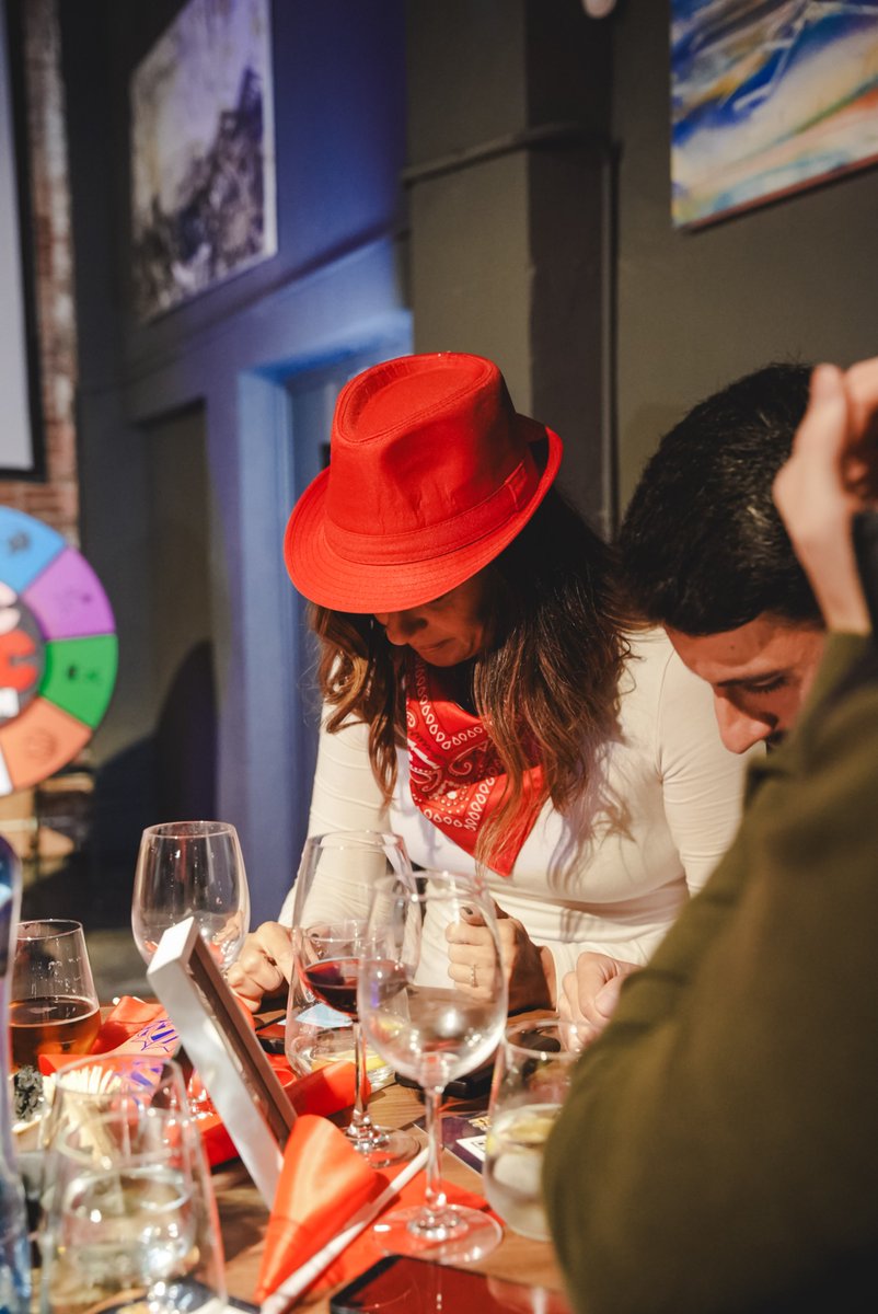 Qué resultados buscas con tu evento de team building? Tener una estrategia es clave para aprovechar al máximo la experiencia. 🚀💪🏽
Cuéntanos tus objetivos y personalizaremos la experiencia para que alcances el máximo impacto. 🎯📈