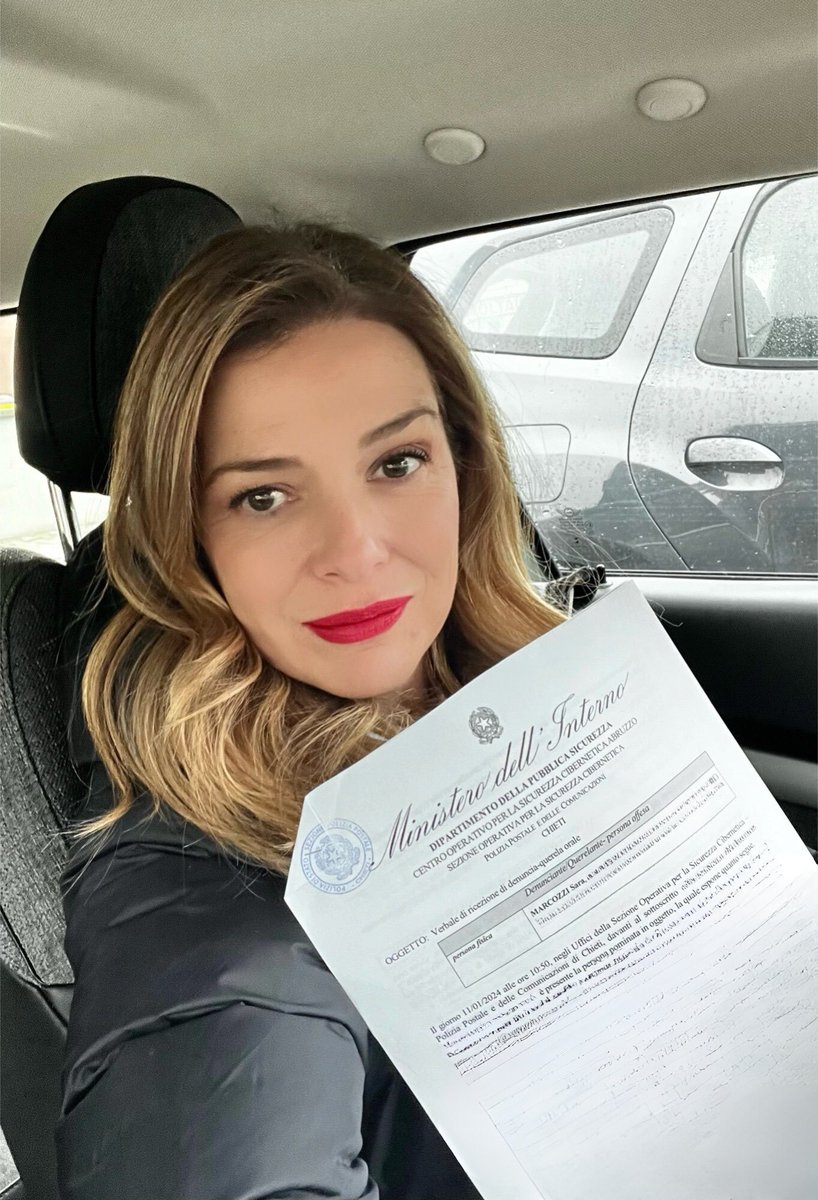 Dopo alcune settimane di assenza ho aperto una nuova pagina #Facebook! Il motivo per cui sono stata costretta ad aprirla è racchiuso in questa denuncia che ho depositato alla Polizia postale e delle comunicazioni di #Chieti… 

👉🏻 m.facebook.com/story.php?stor…