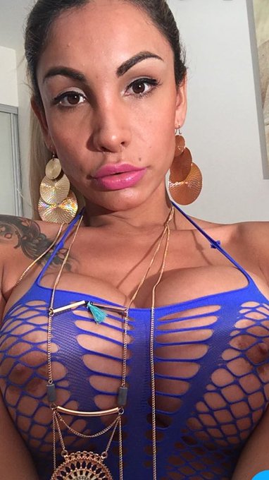 BOOBS!!!! https://t.co/IUiyCzNyZq