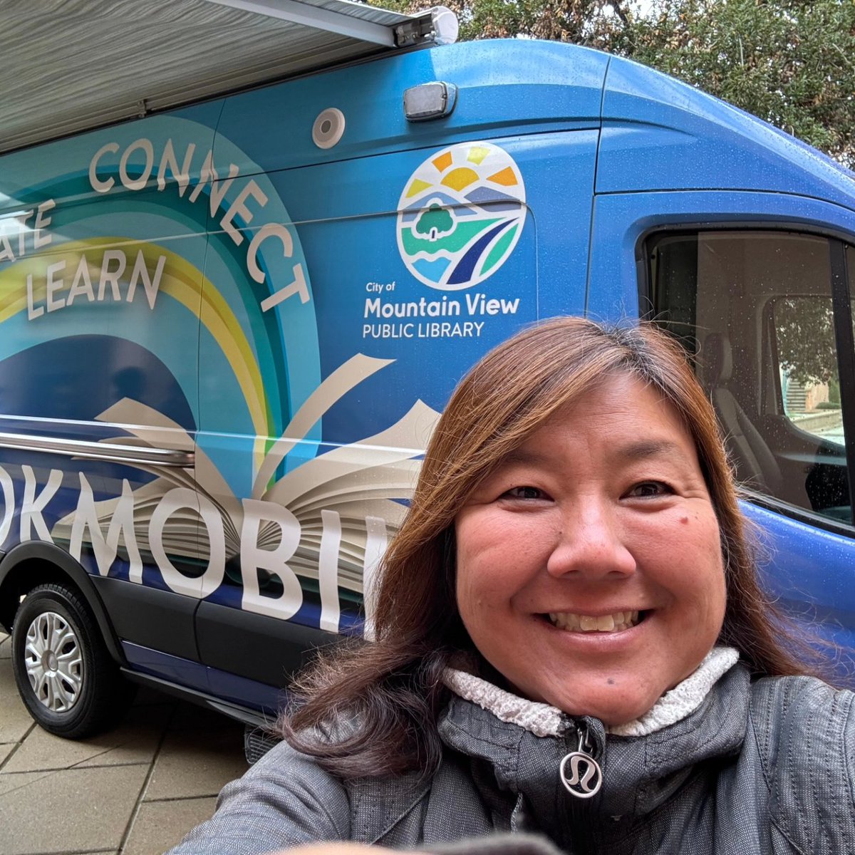 margaretabekoga's tweet photo. 🚀 Exciting news! Mountain View just launched its all-electric bookmobile 📚🔌 - a pioneering initiative in the area! Bringing books and eco-friendly travels together. #GreenReading #MountainViewInnovates https://t.co/RG0rn5Mf2S
