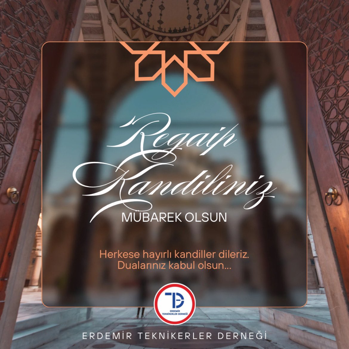 Üç aylarin habercisi, rahmet kapılarının açıldığı gece olan Regaip Kandilimiz mübarek olsun.