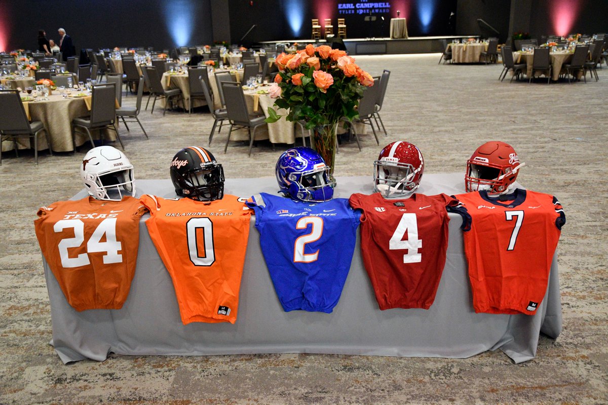 BroncoSportsFB's tweet image. As a finalist, @AshtonJeanty2 attended the Earl Campbell Tyler Rose Finalist Awards Banquet in Tyler, Texas Wednesday evening. 

This won't be his only trip to Tyler. #nextyear

#BleedBlue