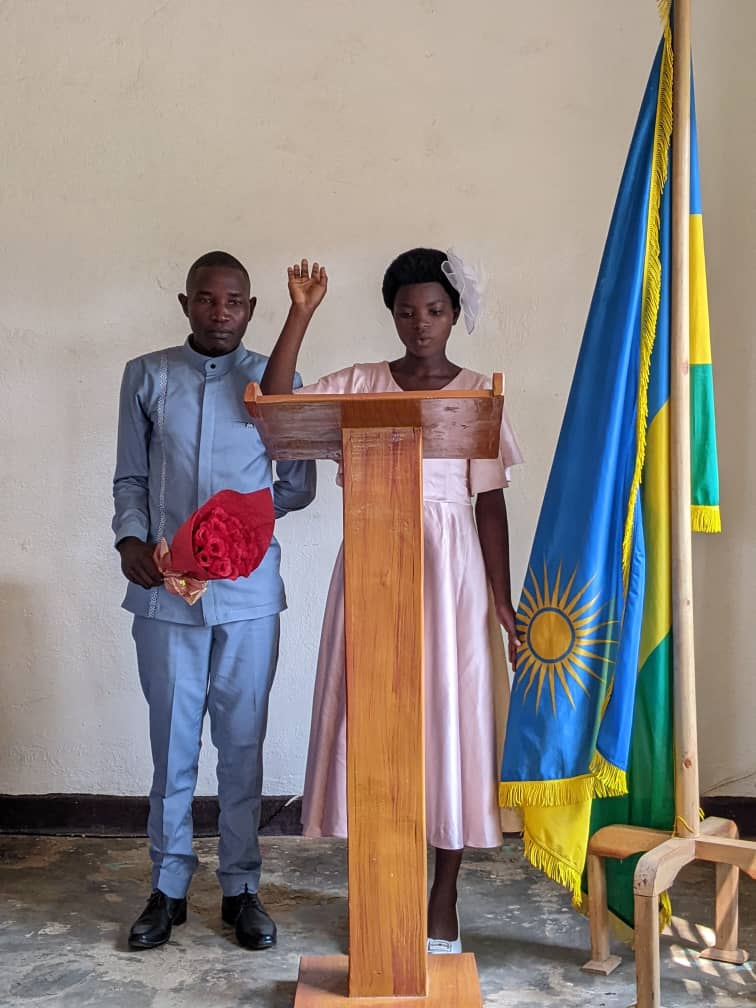 #MimuriSector
Hasezeranye imiryango 2 yabanaga mu buryo by'ubwumvikane kubana mu nzira ikurikije amategeko .
Uyu muryango wagiriwe inama yo gukomeza gushyira hamwe no kurangwa n'indangagaciro y'urukundo.
<a href="/NyagatareDistr/">Nyagatare District</a> 
<a href="/RwandaEast/">𝐄𝐚𝐬𝐭𝐞𝐫𝐧 𝐏𝐫𝐨𝐯𝐢𝐧𝐜𝐞 | 𝐑𝐰𝐚𝐧𝐝𝐚</a>