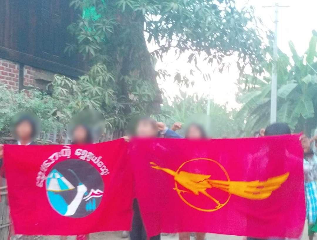 nway_jasmine's tweet photo. The protest against genocidal military dictatorship was held by the protesters of Shwe Nwe Thway Strike in #Yinmarpin township today.
#LegalizationOfNUG #2024Jan11Coup #WhatsHappeningInMyanmar https://t.co/8l3JZ5LtsL